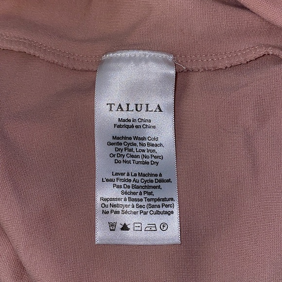 NEVER WORN ARITZIA CROP - Picture 6 of 6